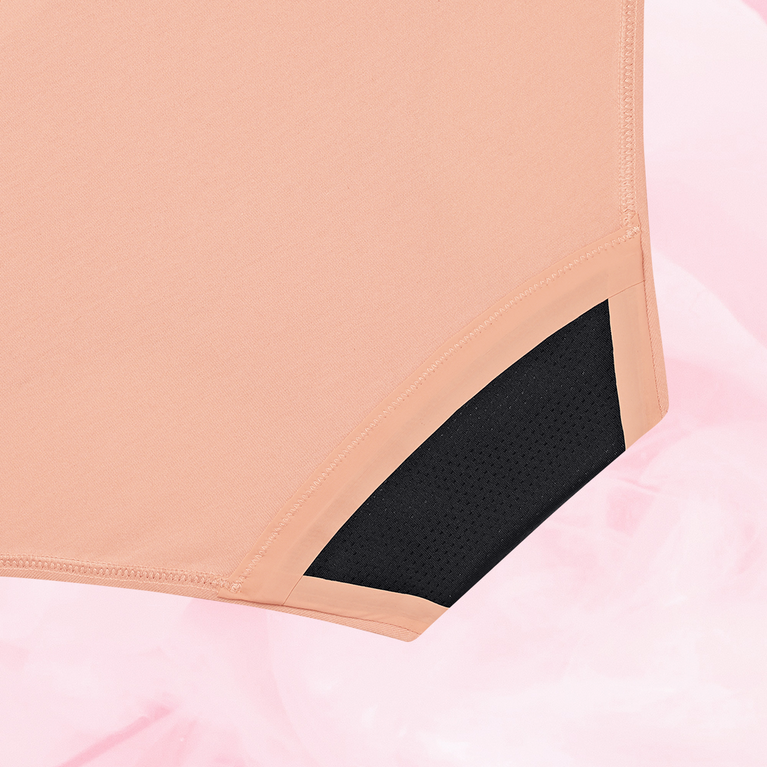 ComfortFit Essentials Hipster Logo Waistband Light showcases pink and black fabric with logo waistband, designed for reliable and discreet period protection.