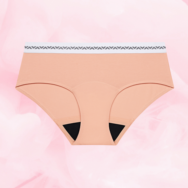 ComfortFit Essentials Hipster Logo Waistband Moderate period pants featuring a close-fitting design, discreet slimline edges, and a logo waistband for reliable 12-hour protection.